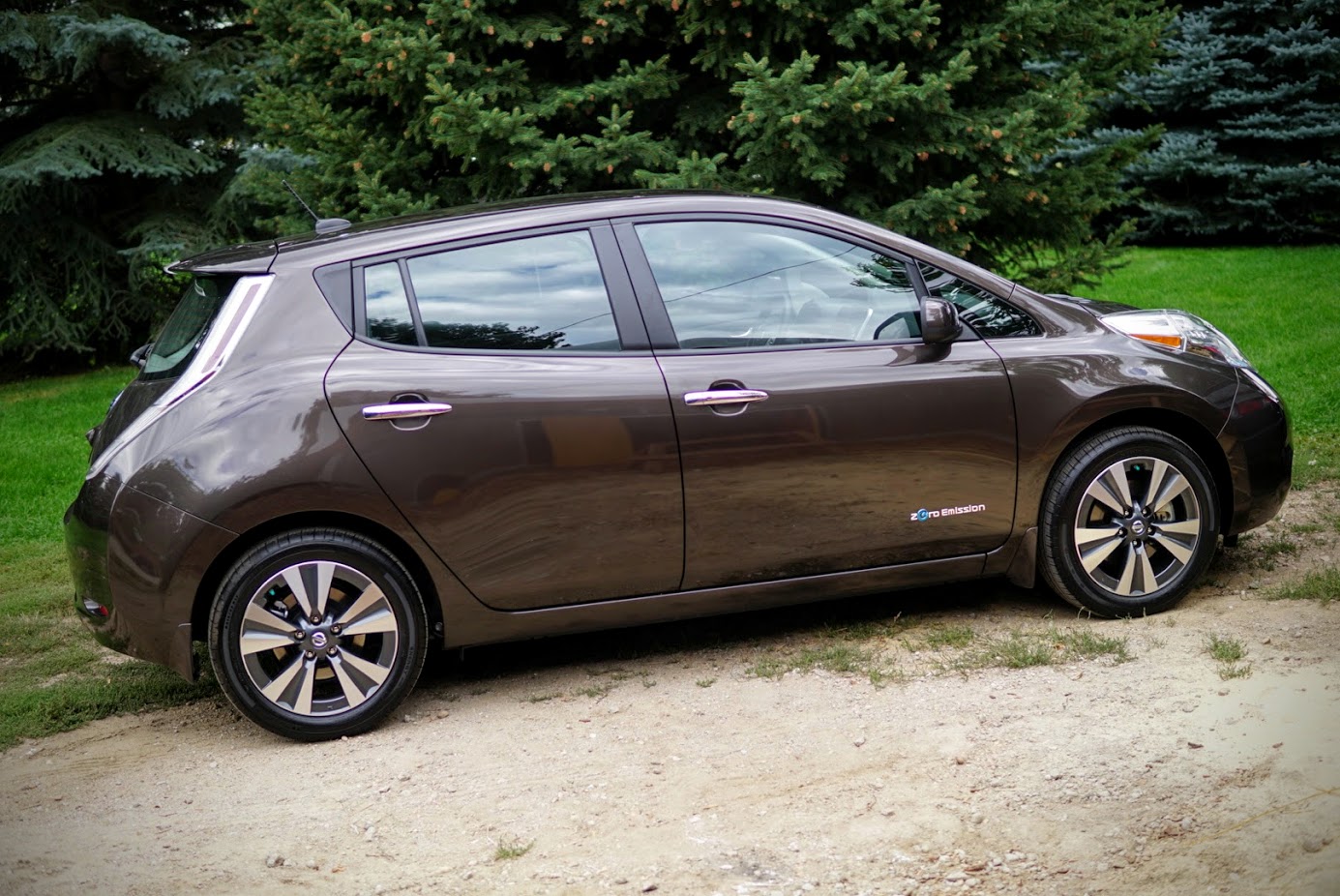 The new ride - a 2016 Leaf SV in a sweet '70s brown color.